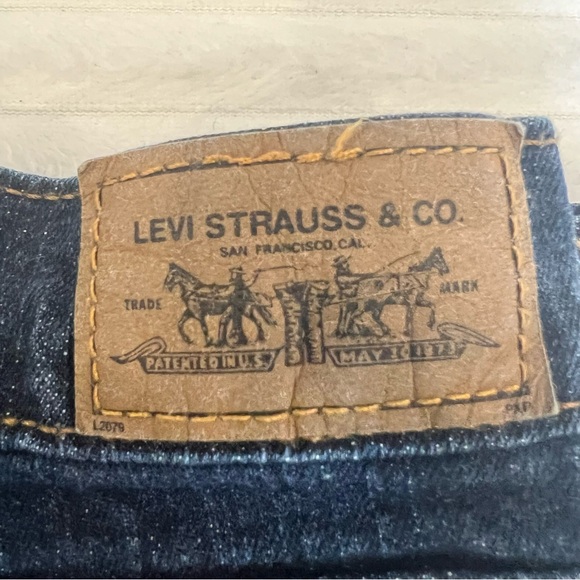 Levi’s 503 women straight leg Dk blue jean zip front, High rise, 5 pocket Sz 16 - Picture 12 of 16